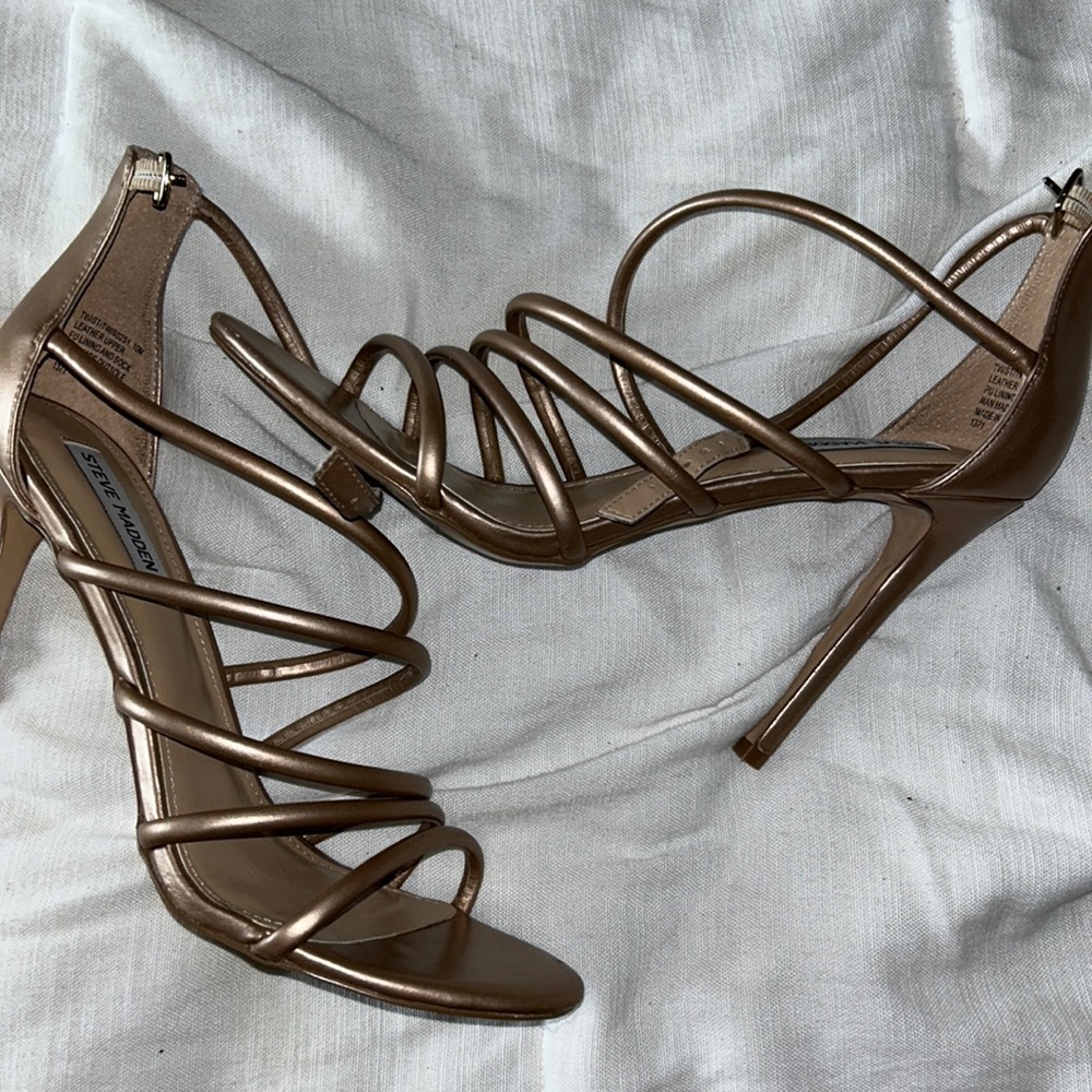 Steve Madden barely worn straps heels. Perfect for an evening out